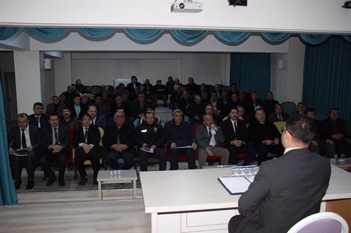 Kaymakamımız Harun Reşit HAN başkanlığında Halk Eğitim Merkezinde İlçe İdare Şube Başkanları Toplantısı gerçekleştirildi. 