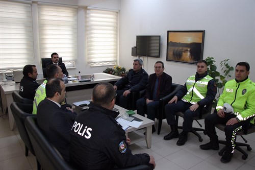 Kaymakamımız Harun Reşit HAN başkanlığında 2022-2023 Eğitim Öğretim Yılı Değerlendirme ve alınacak tedbirler hakkında toplantı gerçekleştirildi.