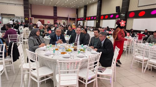 Dünya Yetimler Günü dolayısıyla ilçemizde yetim ve öksüz çocuklar için iftar programı düzenlendi.